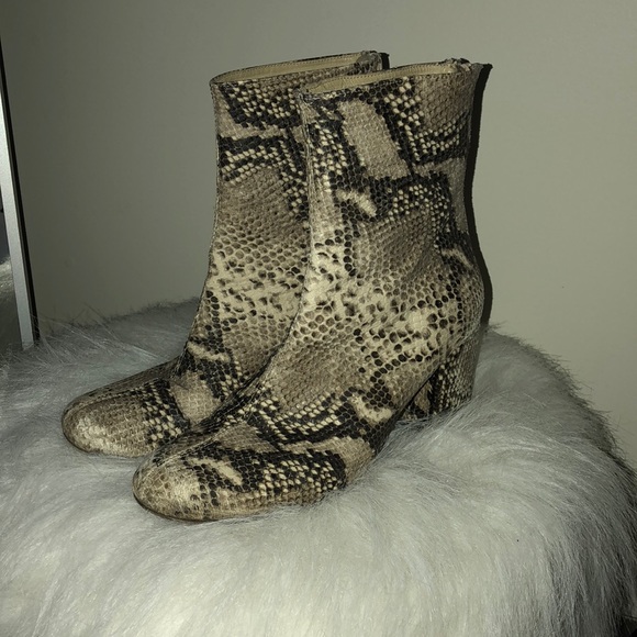 cecile ankle boot snake